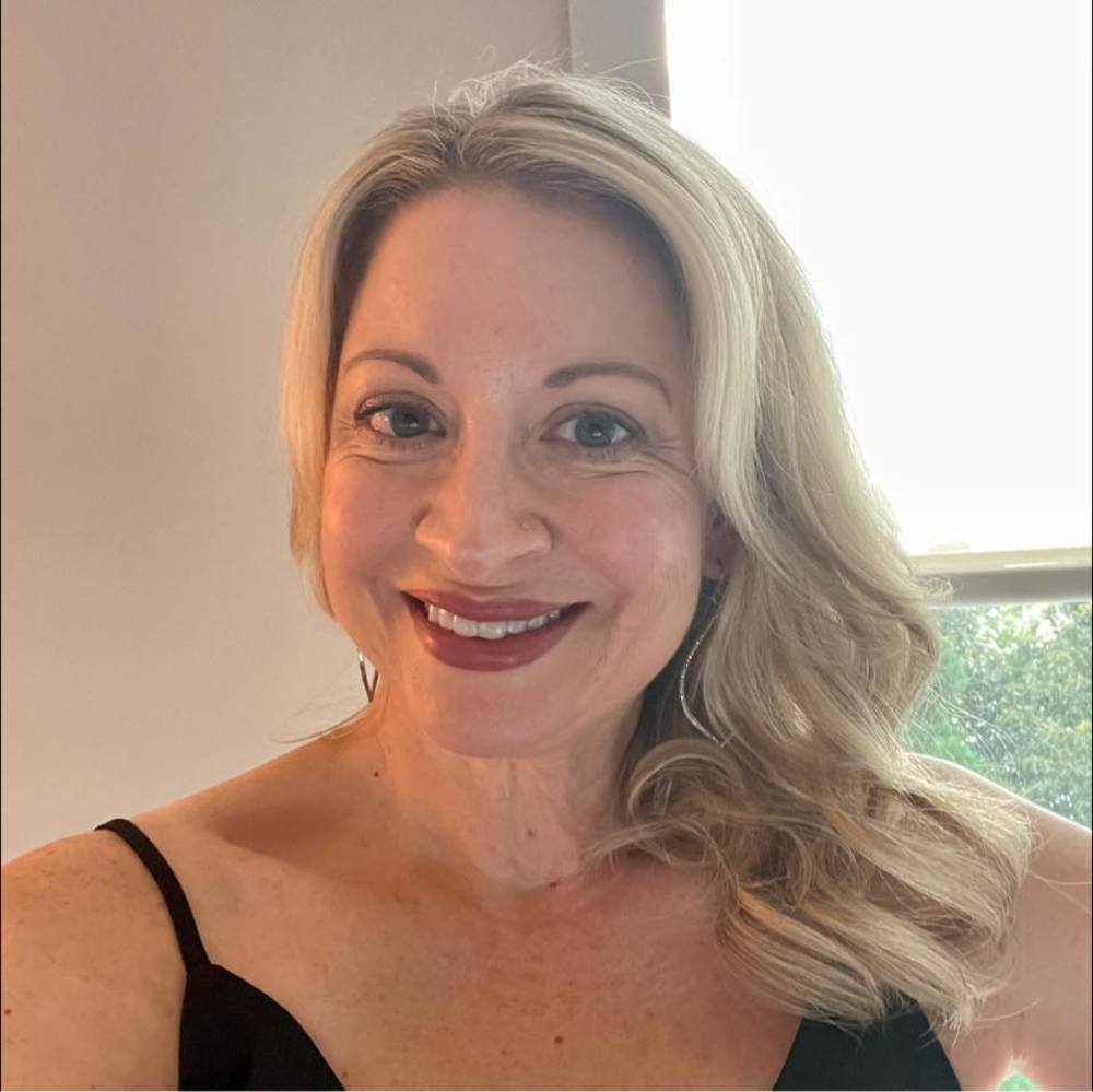 Meet your Posher, Angela